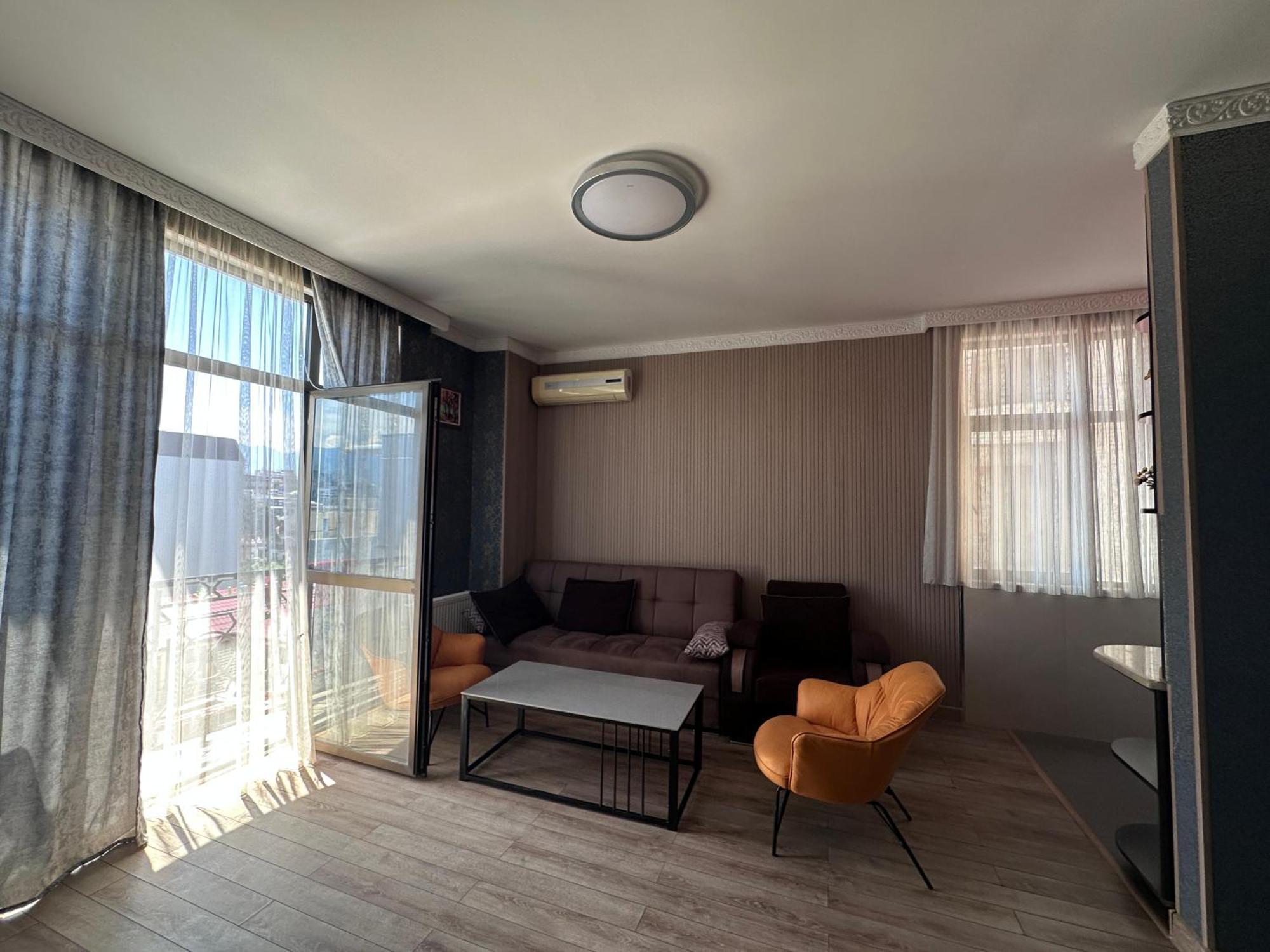 Apartament On Rustaveli Batumi Eksteriør bilde