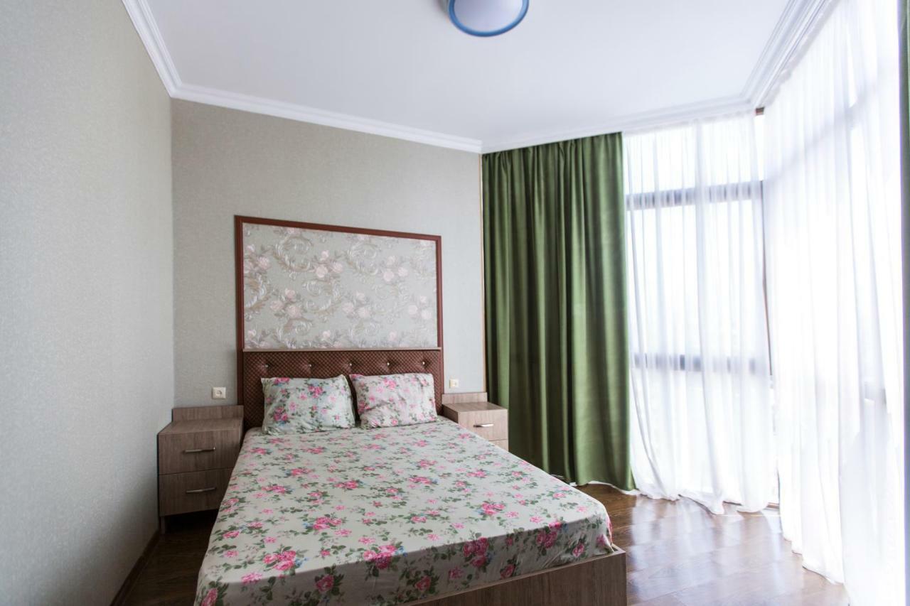 Apartament On Rustaveli Batumi Eksteriør bilde